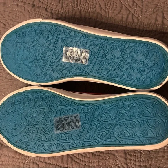 Blowfish women’s red slip on. Size 7. - Picture 4 of 4